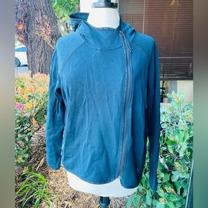 Nike black, hooded sweatshirt in size L